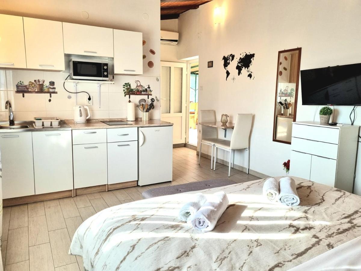 Studio Apartment Lino Skrbcici Экстерьер фото